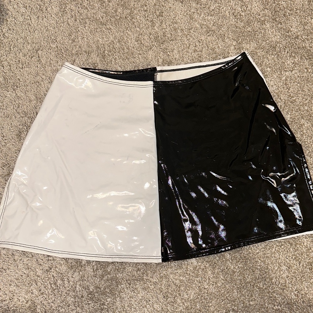 MOD LATEX ULTRA MINI SKIRT